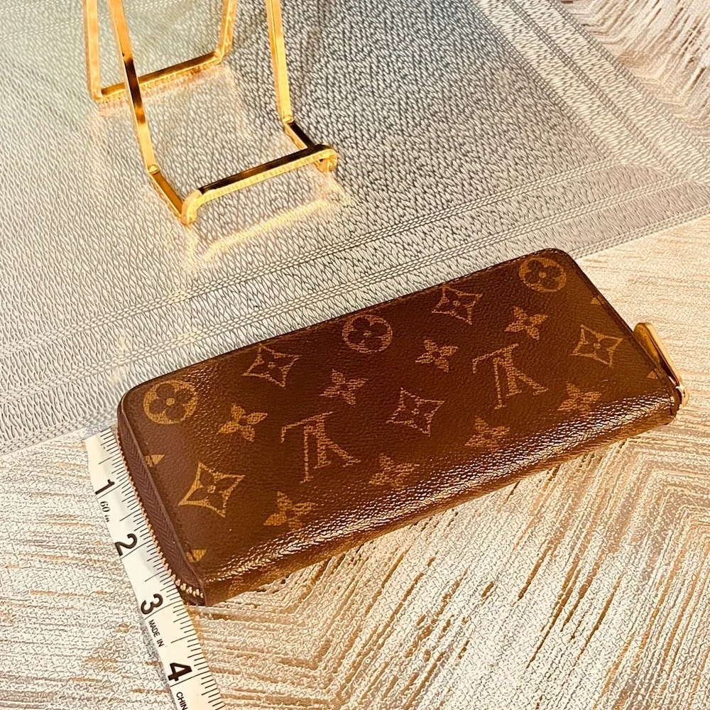 Louis Vuitton Monogram long zippy Wallet - Picture 15 of 15